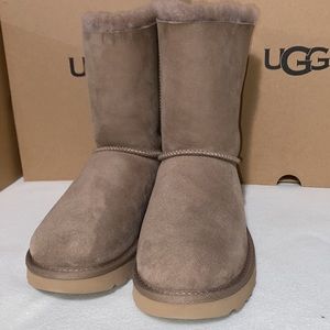 UGG Bailey Bow Short